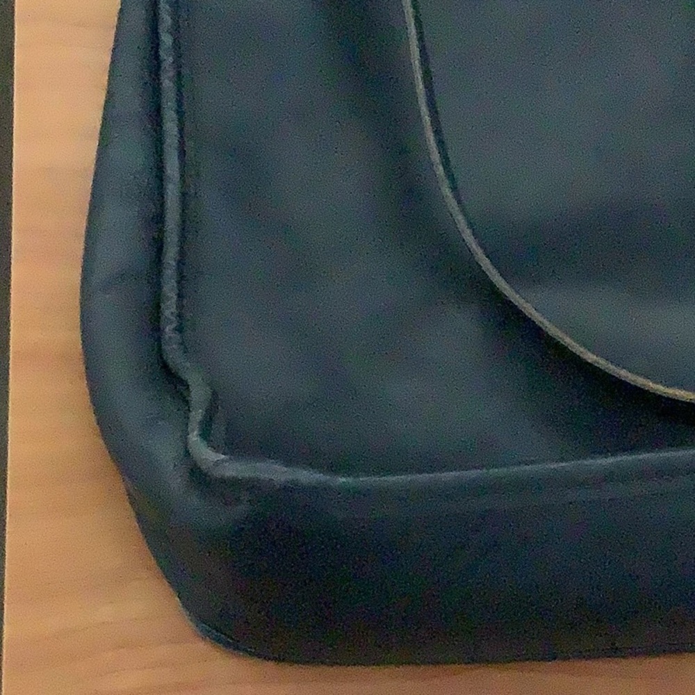 Vintage Coach Handbag 💙💙💙 in Navy - Picture 7 of 9